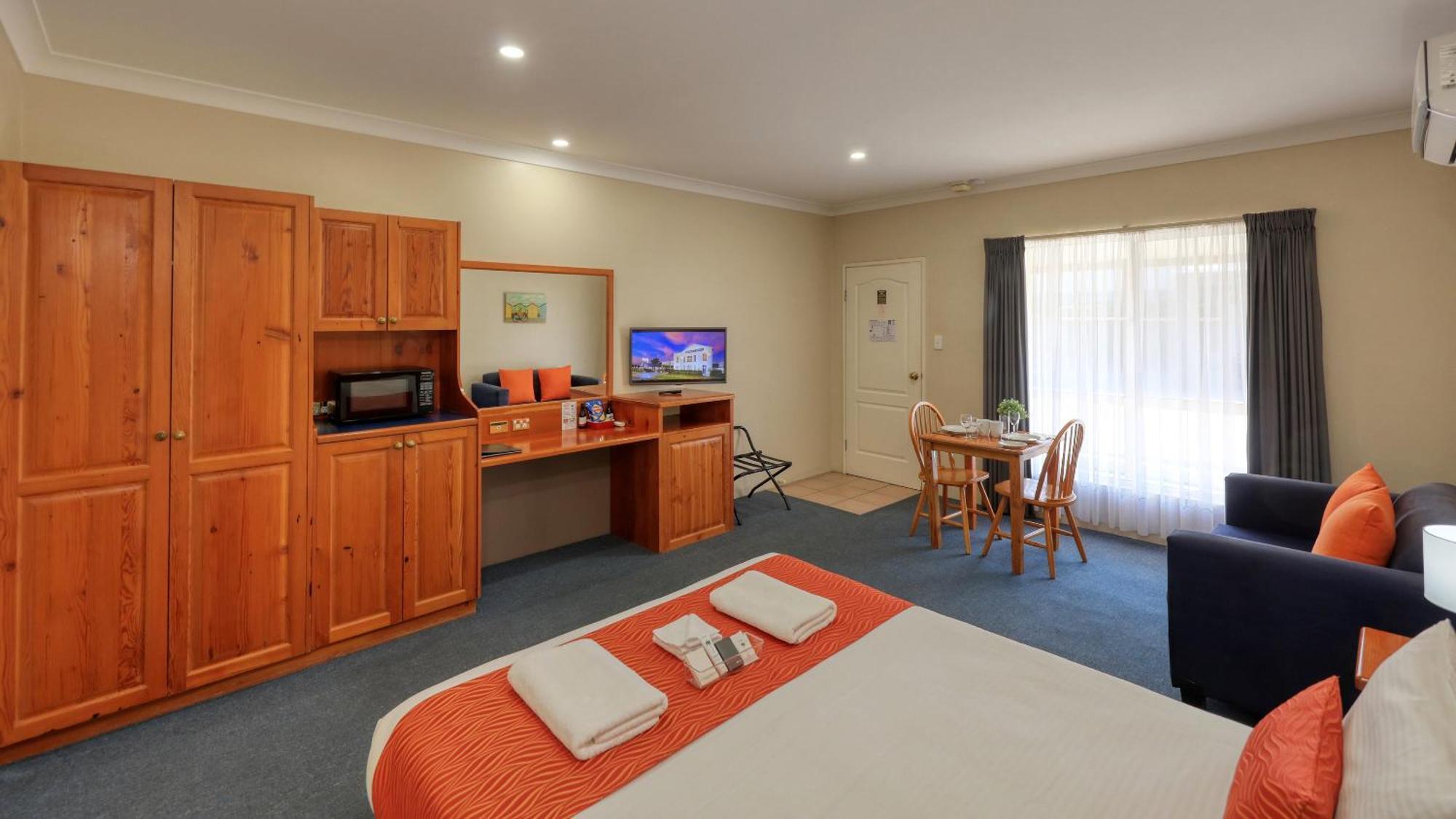 Breakout Motor Inn Cowra Kültér fotó