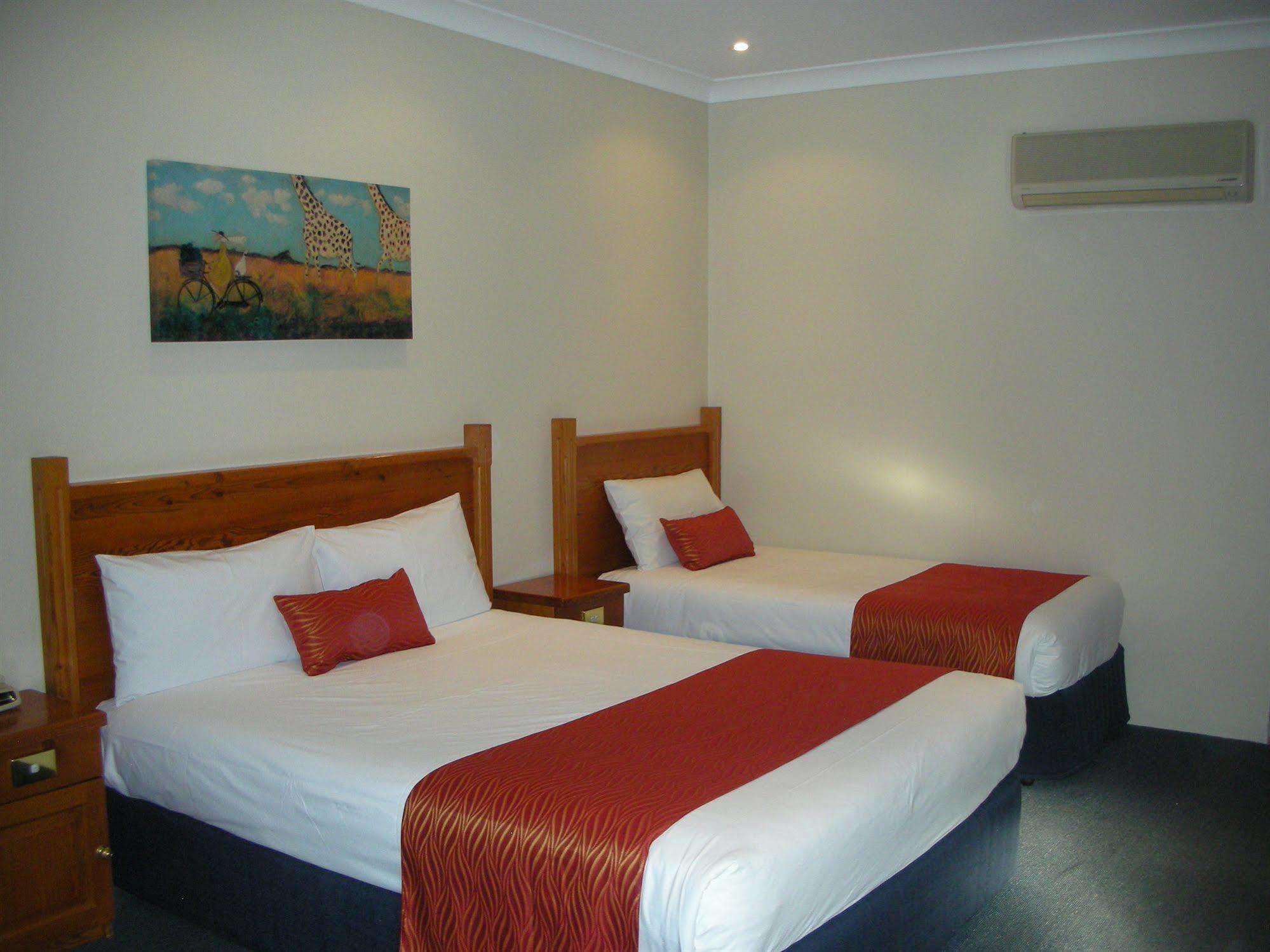 Breakout Motor Inn Cowra Kültér fotó