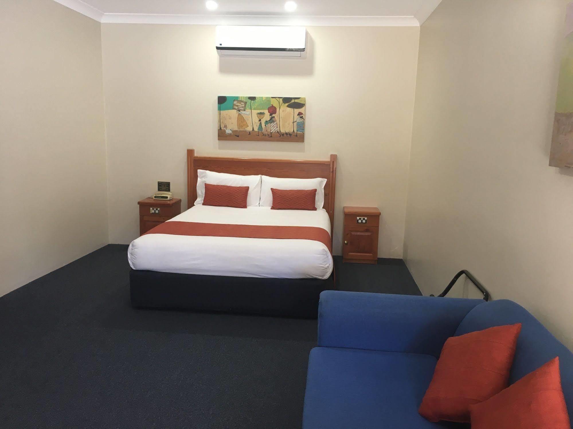 Breakout Motor Inn Cowra Kültér fotó